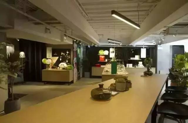 线下逆袭 互联网大佬缘何集体“布店”新零售战场